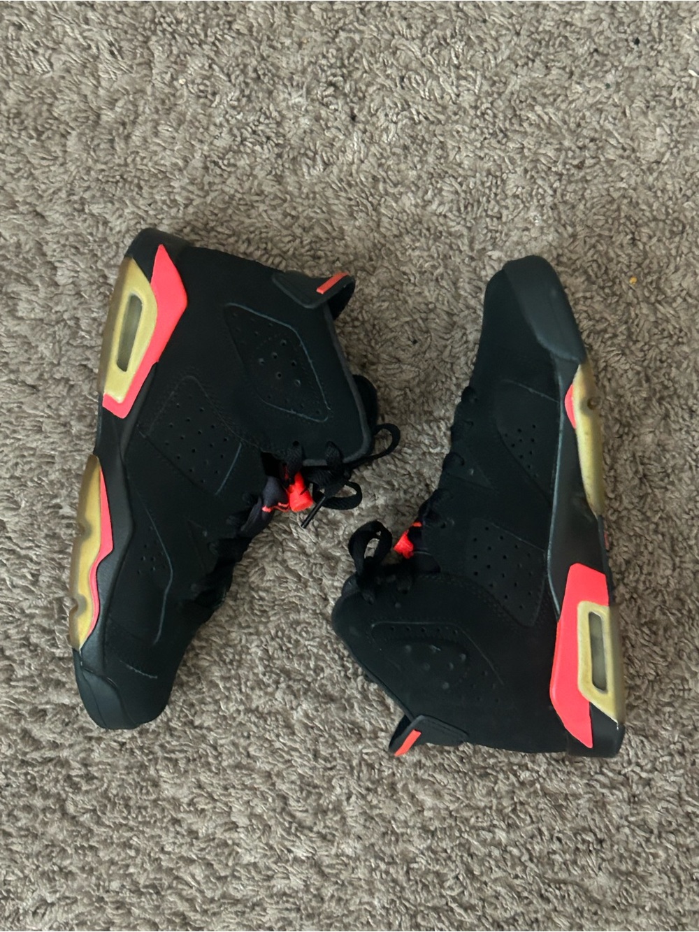 Infrared Jordan 7s (GS)